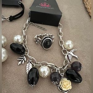 5 pieces of paparazzi jewels 🖤🤍